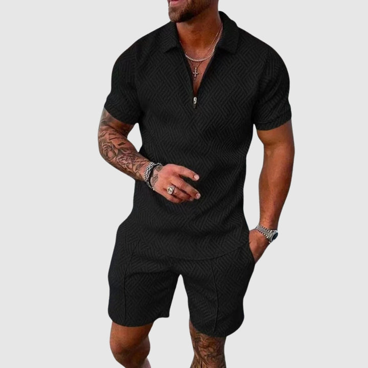 Lucas – Style compact, attitude inébranlable