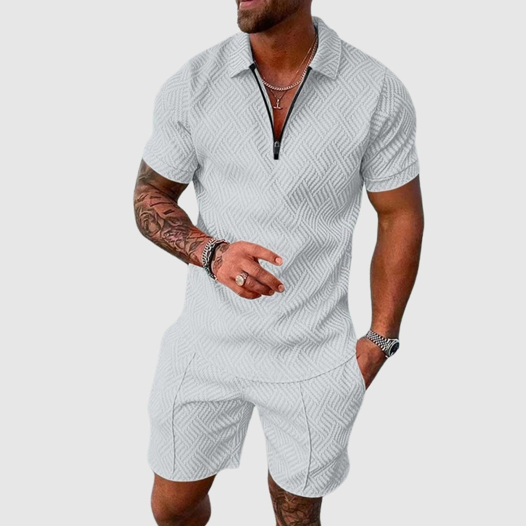 Lucas – Style compact, attitude inébranlable
