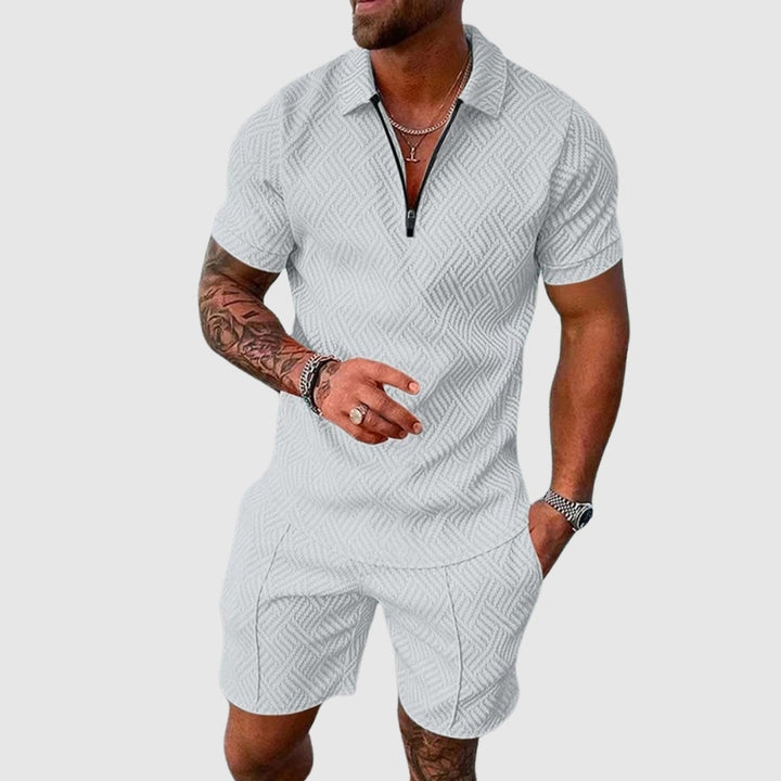 Lucas – Style compact, attitude inébranlable