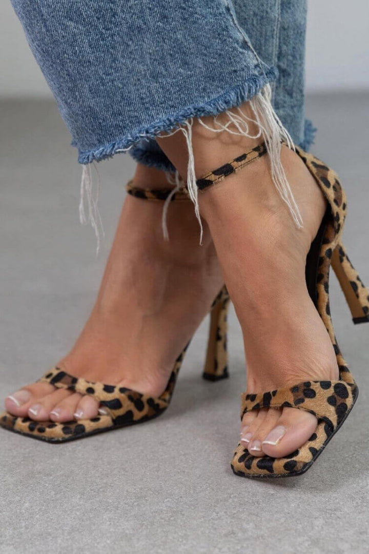 Júlia - Sandales à talons hauts avec imprimé léopard