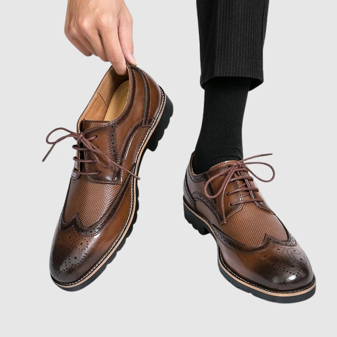 Viktor – Chaussures classiques pour hommes avec des détails en forme de broches