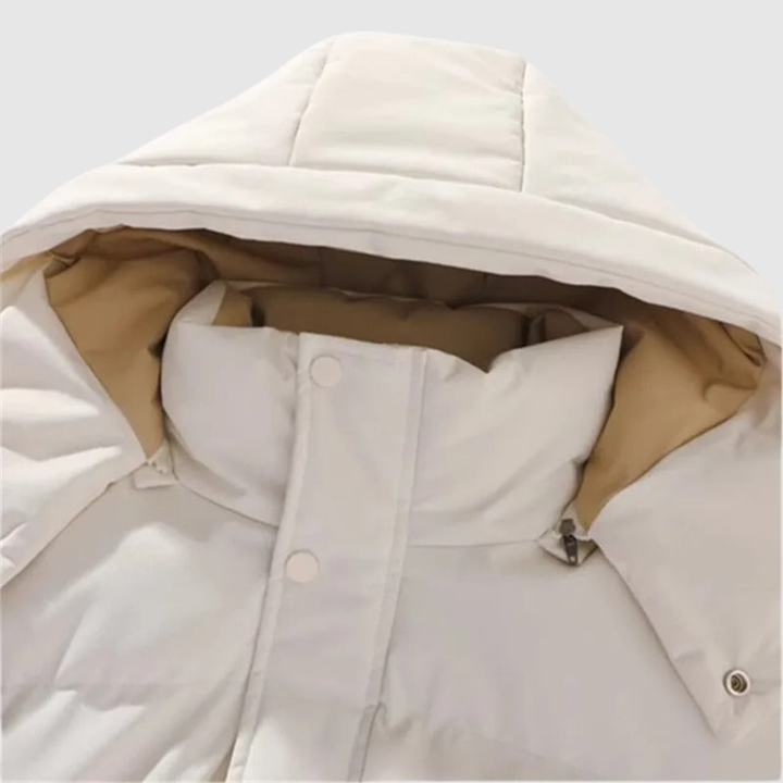 Marek – Doudoune avec une grande capuche et un design épuré