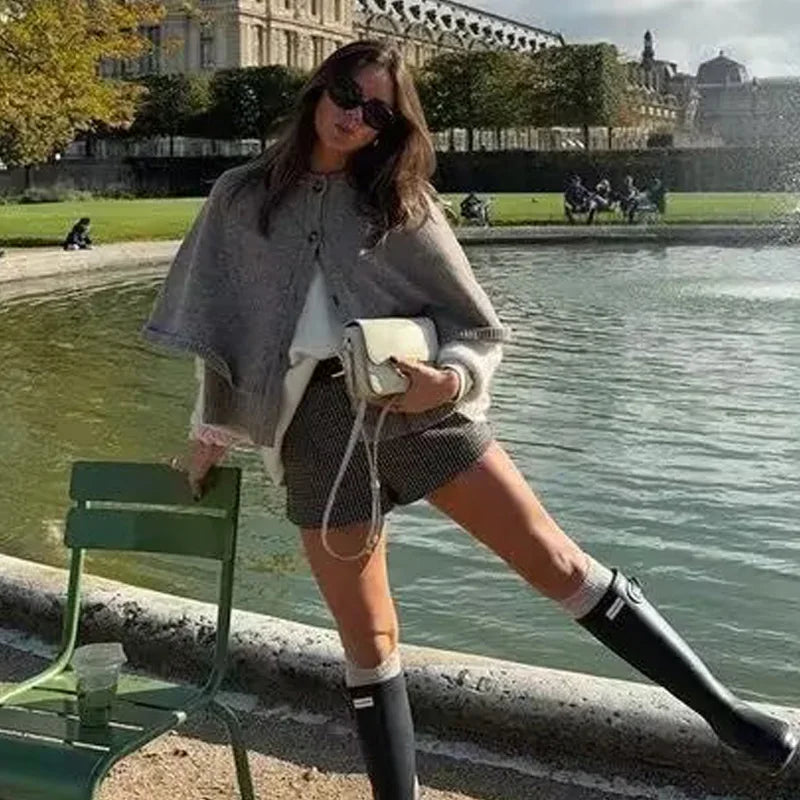 Gabrielle - Gilet En Maille Avec Cape, À La Fois Élégant Et Stylé