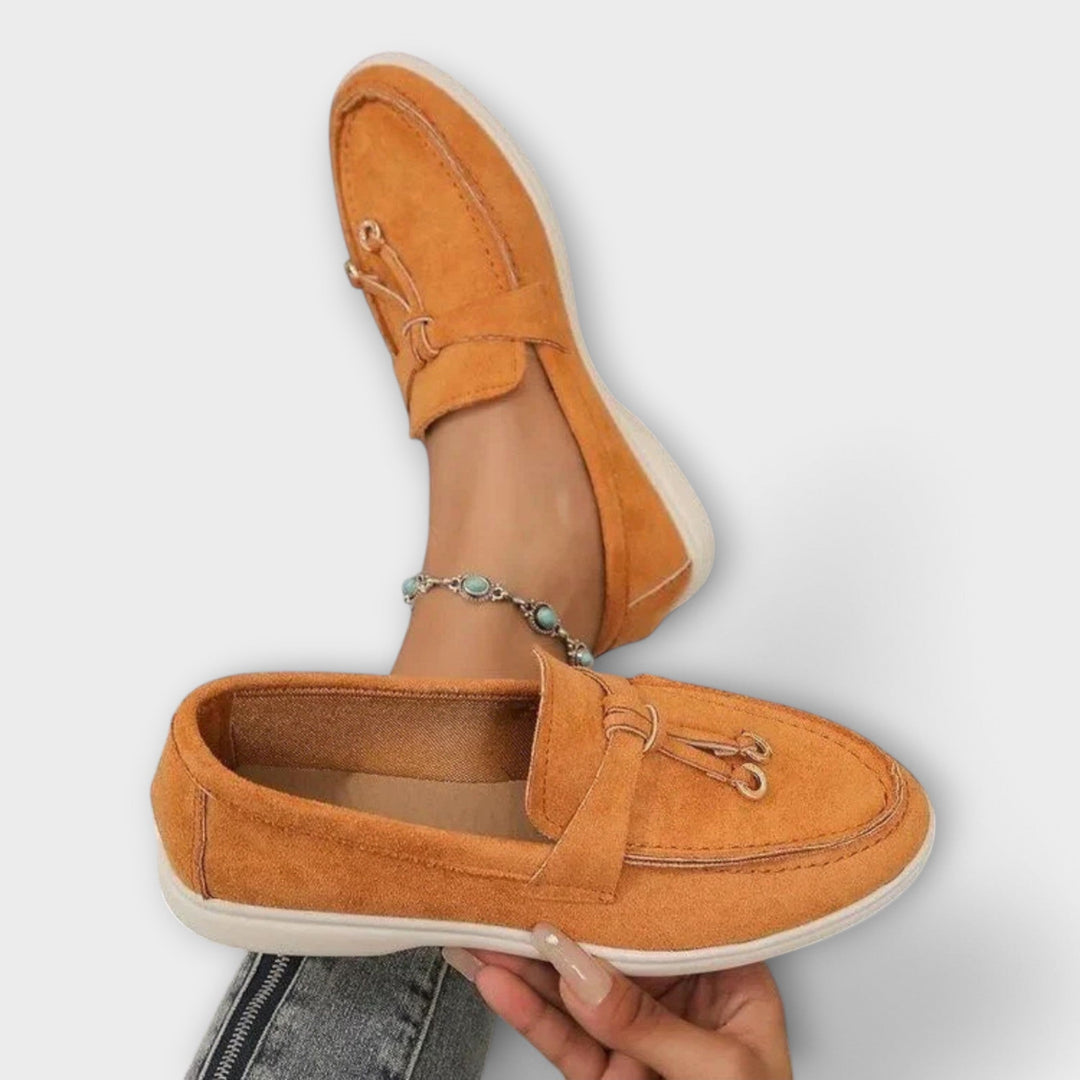 Mocassins Féminins Beiges avec Cordons Décoratifs