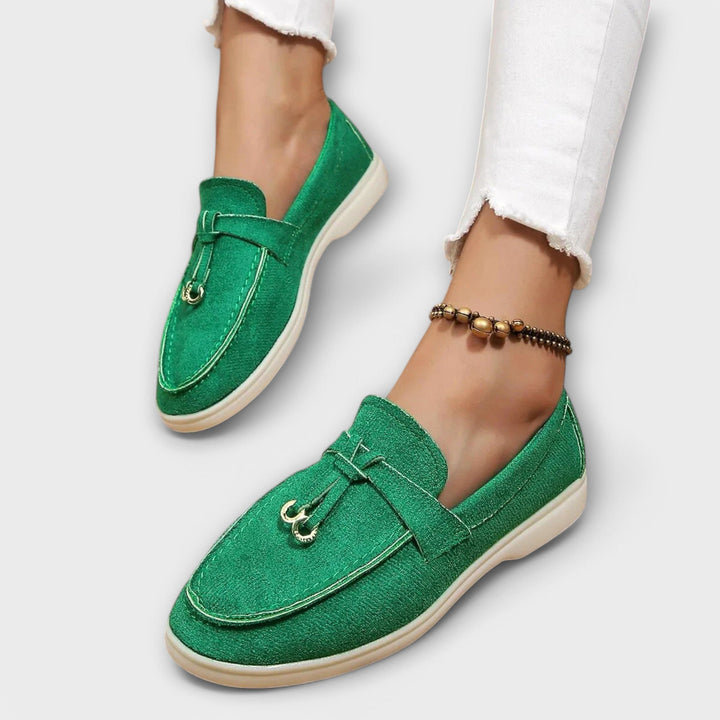 Mocassins Féminins Beiges avec Cordons Décoratifs