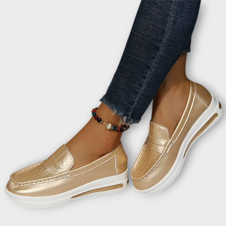 Annegret - Mocassins dorés à bride