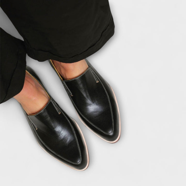 Adelgunde - Mocassins noirs à bout pointu