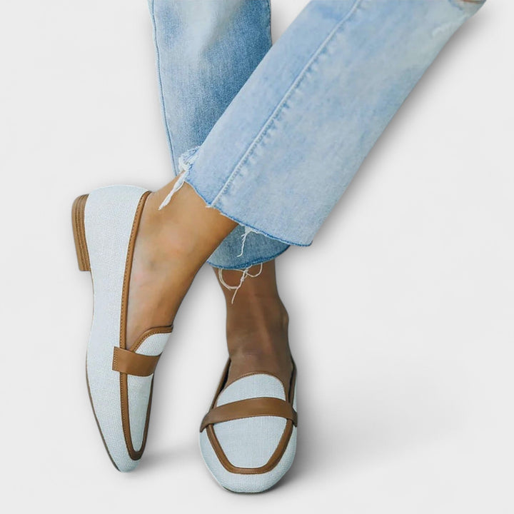 Elfriede - Chaussures rétro à brides, bleu clair