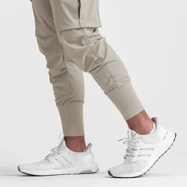 Leo – Pantalon cargo au design fonctionnel